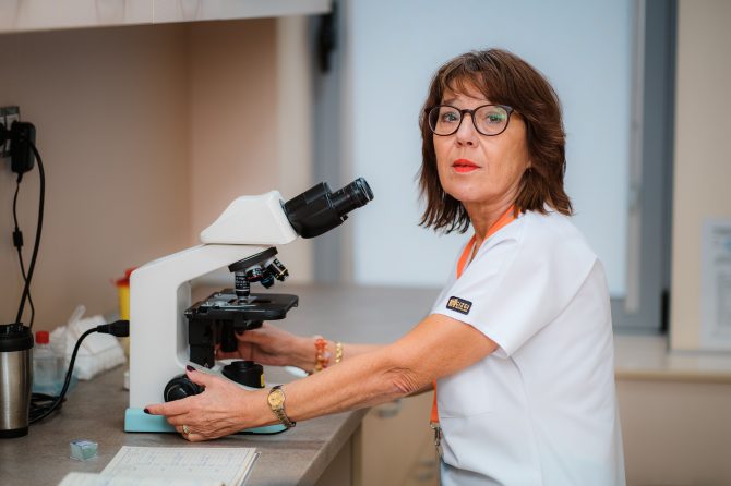 Лабораторията по микробиология на МЦ КИРМ “Св. Елисавета” в Плевен вече работи със Здравната каса